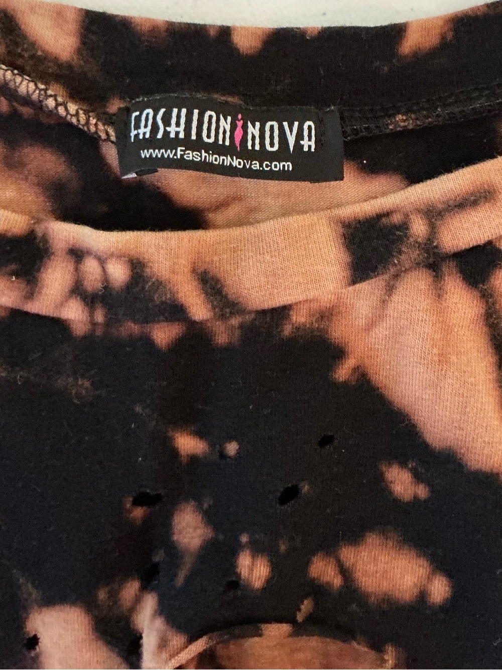 Fashion Nova Black & Tan Bleached Distressed Crop Tee - Picture 5 of 5